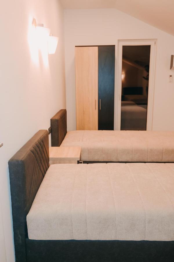 Prenociste & Restoran - Kasic Bed & Breakfast Brodarevo Exterior foto