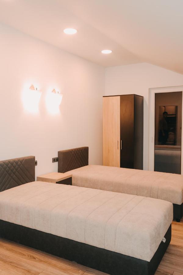 Prenociste & Restoran - Kasic Bed & Breakfast Brodarevo Exterior foto