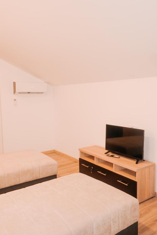 Prenociste & Restoran - Kasic Bed & Breakfast Brodarevo Exterior foto